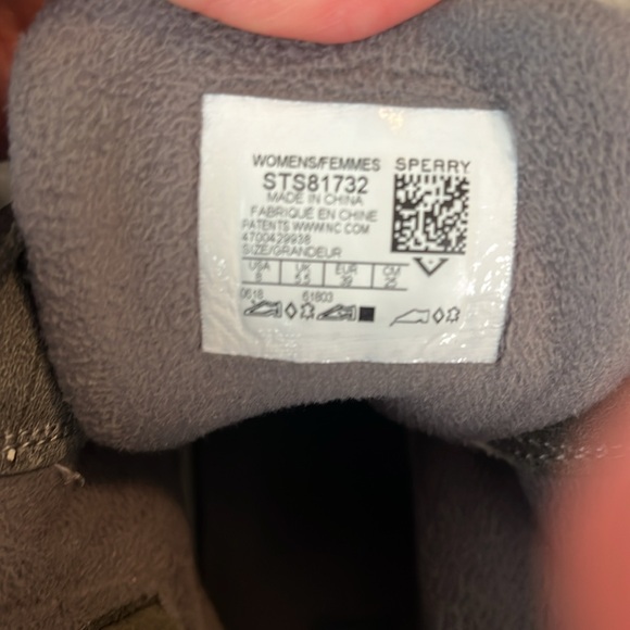 Size 8 women’s Sperry Boots- black and gray - Picture 4 of 5